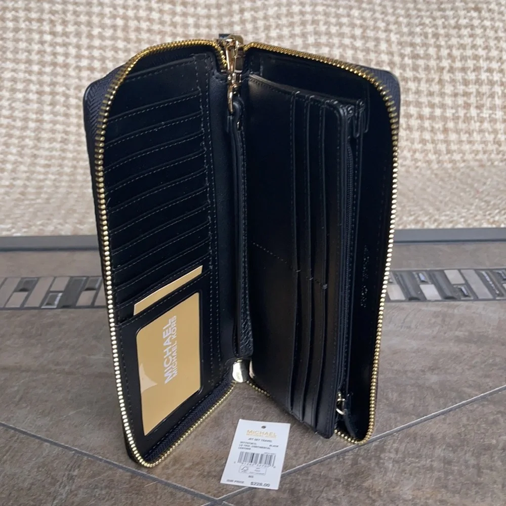 Michael Kors Jet Set Travel Large Travel CONTINENTAL Wallet-Wristlet